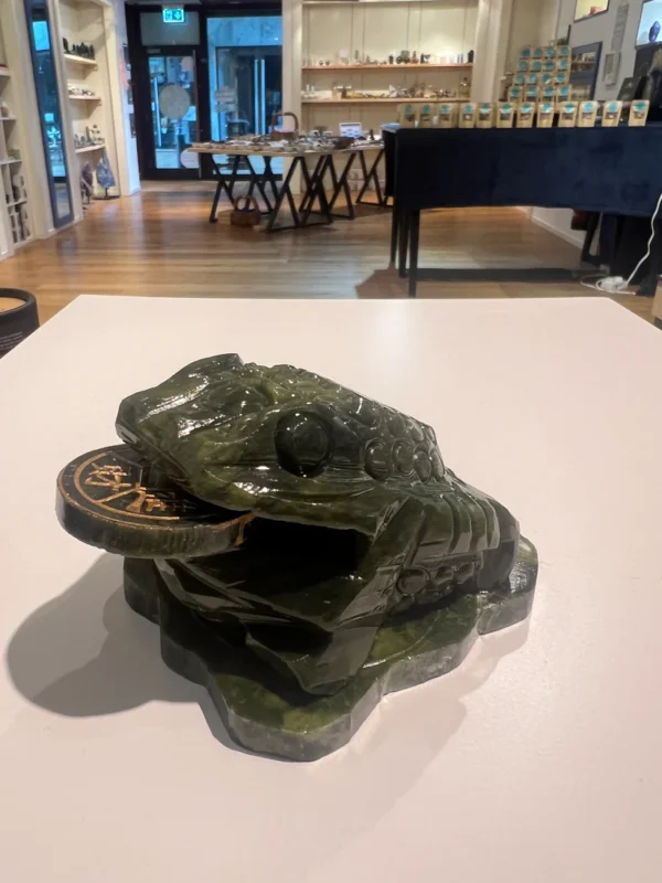 Green Jade Money Frog ( 565g )