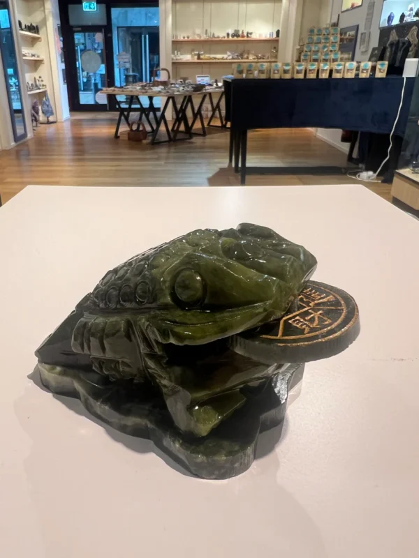 Green Jade Money Frog ( 565g ) - Image 3